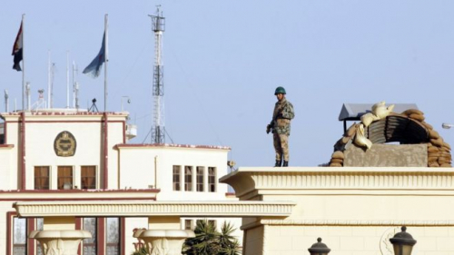 مصر: السجن لعقيد الجيش أحمد قنصوة بتهمة "إبداء آراء سياسية على فيسبوك مرتديا الزي العسكري"
