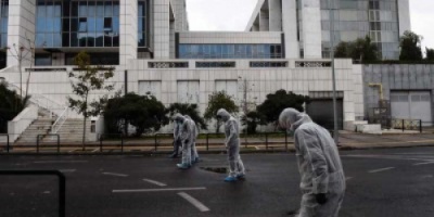 انفجار قنبلة امام محكمة في اليونان ولا اصابات و تحطم العديد من النوافذ في واجهة المبنى 