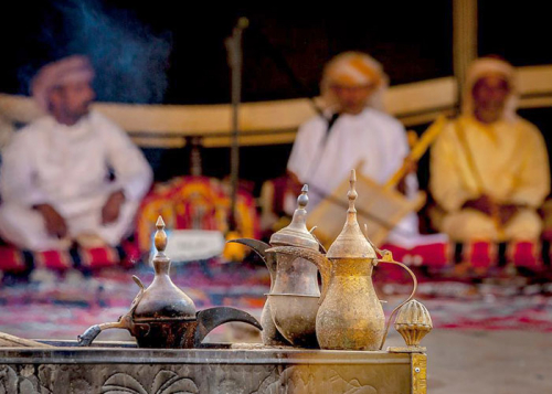 القهوة العربية سيدة مجالس العمانيين في كل المناسبات