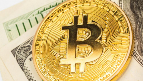 بعد انهيار الـ70%.. بتكوين تقفز فوق حاجز 10 آلاف دولار