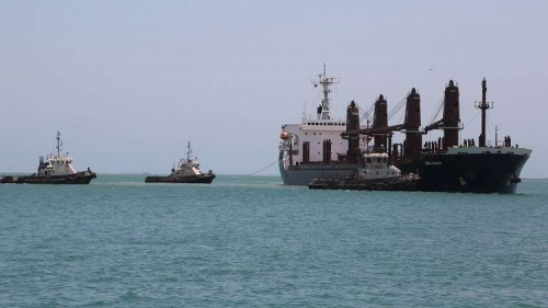 التحالف العربي : تعرض ناقلة نفط سعودية لهجوم حوثي غرب ميناء الحديدة