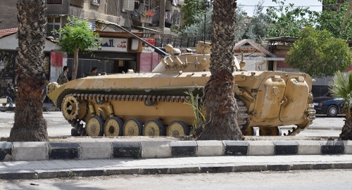 الجيش السوري يتقدم وضربات جوية دقيقة لمقار وتحصينات "داعش" جنوبي دمشق