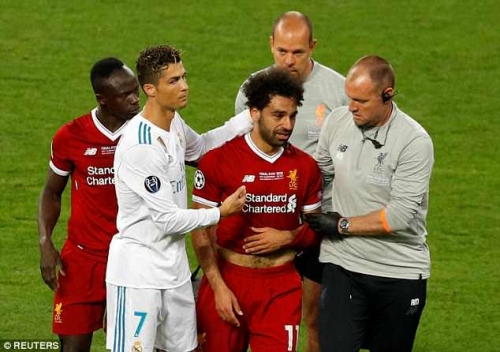 تقارير إنجليزية : محمد صلاح مهدد بالغياب عن كأس العالم