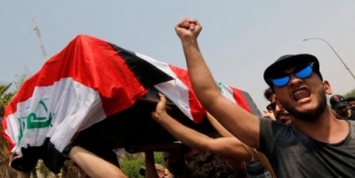 مليشيات إيران تشعل البصرة.. حظر تجوال وحرق مقر المحافظة