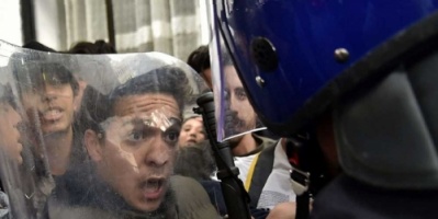 مظاهرات حاشدة في مليونية الجمعة ضد ولاية بوتفليقة الخامسة