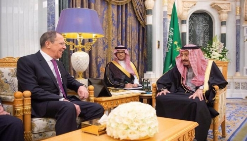  الملك سلمان يبحث مع لافروف مستجدات الأوضاع الإقليمية والدولية