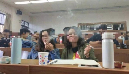 #جامعة صينية تتيح التدخين #في فصولها لدراسة التبغ