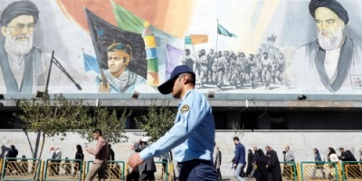 "استنفار" في طهران بسبب تغريدات فرنسية