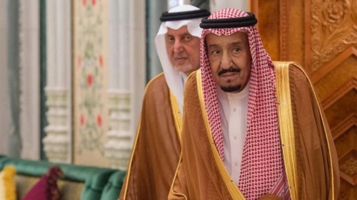 #خادم الحرمين يصل مكة لقضاء العشر الأواخر من رمضان المبارك بجوار بيت الله الحرام.