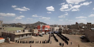 فساد الحوثي يقوض توزيع المساعدات الغذائية لليمنيين