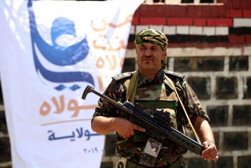 اليمن ...البحث عن بديل لعلي محسن الأحمر أول تحدّ أمام لقاء جدة