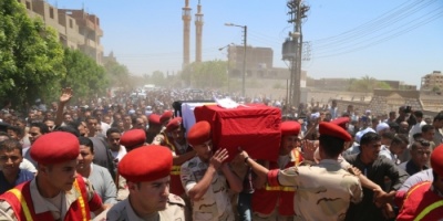 مصر ... جنازة عسكرية مهيبة لشهيد القوات المسلحة أبن محافظة قنا