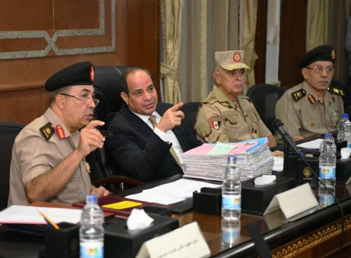 الرئيس السيسي ... القوات المسلحة المصرية تنتقي رجالها