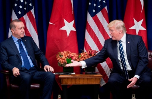للالتفاف على العقوبات ... ترامب يعرض على أردوغان صفقة بـ100 مليار دولار