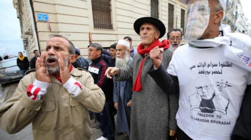 الجزائر ... النيابة العامة تطلب السجن سنتين لـ20 متظاهراً