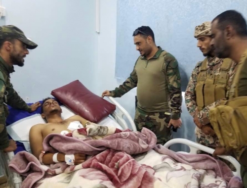 عدن .. العقيد الخيلي يزور جرحى الحملة الامنية ويؤكد ثابتون كالجبال ومستمرين في معركة تثبيت الأمن