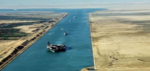  الحكومة المصرية تنفي تراكم الديون على قناة السويس