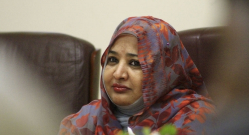 بتهمة "الثراء الحرام" ... اعتقال زوجة البشير رئيس السودان المعزول
