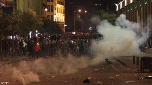 لبنان ... اشتباكات تهز بيروت ثانية والأمن يطلق "المسيل للدموع"