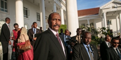 عبد الفتاح البرهان ..  لا أحد فوق القانون والمطلوبون سيقدمون للعدالة سواء بالسودان أو للجنائية الدولية