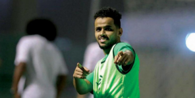  نجم الأهلي عبدالفتاح عسيري يشعل صراعا بين الهلال والنصر السعوديين