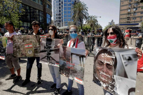 لبنان .. احتجاجات أمام قصر العدل ببيروت تطالب بنزع سلاح ميليشيات حزب الله