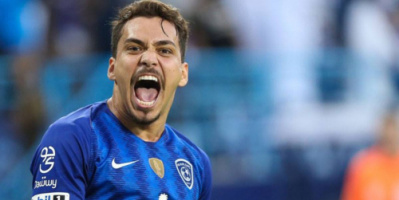  نادي الهلال السعودي يستقر على رحيل كارلوس إدواردو وبقاء عمر خربين