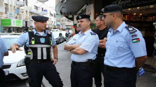 في جريمة هزت فلسطين .. أب يشارك 3 أشخاص في اغتصاب طفلته