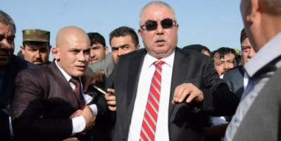 الرئيس الأفغاني يرقّي أمير الحرب السابق عبد الرشيد دستم لرتبة مشير