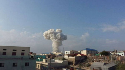 الصومال.. انفجار سيارة ملغومة في نقطة تفتيش بميناء مقديشو