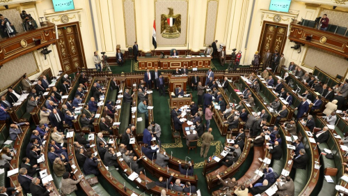 مجلس النواب المصري يوافق على قانون يمنع ترشح الضباط للرئاسة إلا بشروط