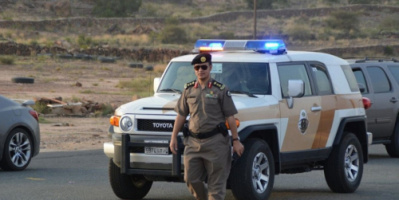 الشرطة السعودية تقبض على مقتحم متجر في "المجمعة" حاملا رشاشا