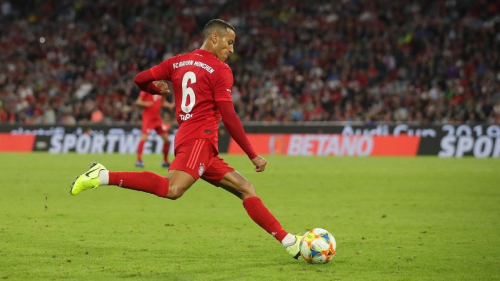 مانشستر سيتي يزاحم نادي ليفربول على تياغو ألكانتارا
