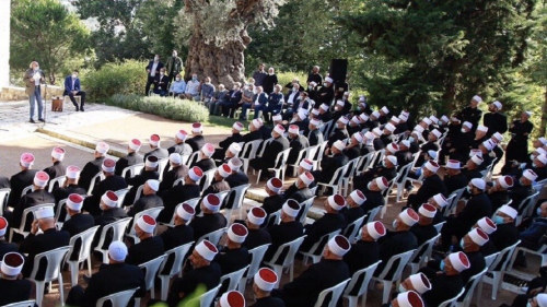 جنبلاط أمام مشايخ الطائفة الدرزية .. "عند صراع الأمم احفظ رأسك!"