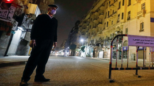 مصر.. فتاة تعرضت للاغتصاب تنام في قسم الشرطة بعد إحالة أوراق المتهمين للمفتي