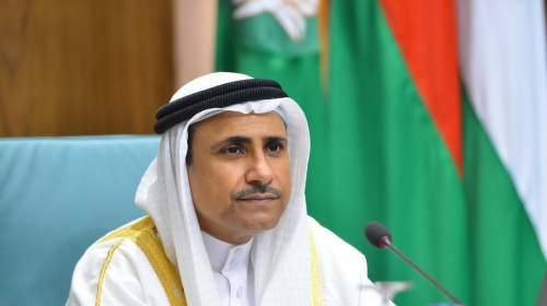 رئيس البرلمان العربي يدين التفجيرات الإرهابية الجبانة في مطار عدن