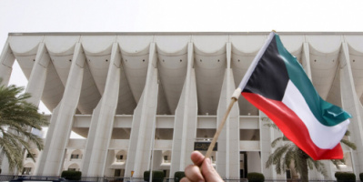 أمير الكويت يقبل استقالة الحكومة ويدعوها لتصريف الأعمال
