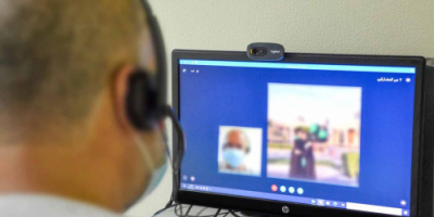شرطة دبي تمكّن نزيلاً في المؤسسات العقابية من حضور حفل تخرُّج ابنته