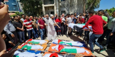 فلسطين.. غزة تودع شهداء مجزرة الشاطئ من عائلتي أبو حطب والحديدي