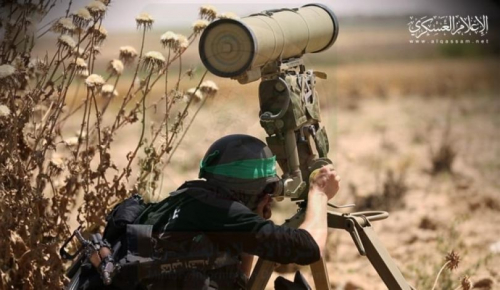 فلسطين.. كتائب القسام تستهدف حافلة نقل جنود إسرائيلية بصاروخ موجه