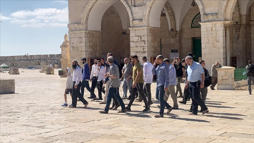 لليوم الثاني.. مستوطنون يستأنفون اقتحاماتهم للمسجد الأقصى