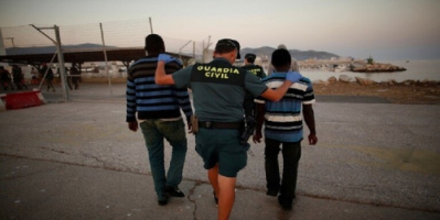 جمعية حقوقية مغربية تتهم سلطات جيب سبتة الإسباني بترحيل 40 لاجئا يمنيا