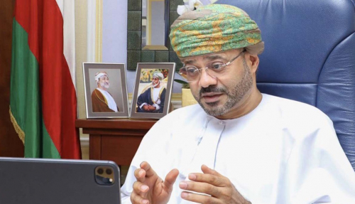 وزير الخارجية العماني: طريق حل الأزمة اليمنية يمر عبر بوابة وقف إطلاق النار