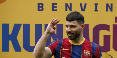 أول تصريح لأغويرو بعد انضمامه إلى برشلونة: ميسي سيبقى