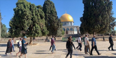عشرات المستوطنين يجددون اقتحاماتهم للمسجد الأقصى