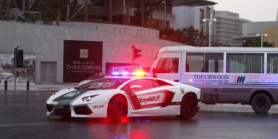 الإمارات.. مقتل شابة عربية إثر سقوطها من أحد أبراج الشارقة