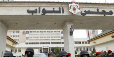 الأردن: مذكرة نيابية لطرح الثقة بوزيرة الطاقة على خلفية حادث انقطاع الكهرباء