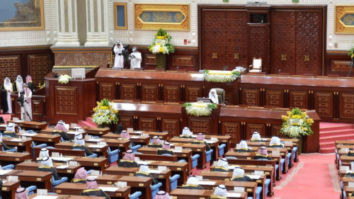 الشورى السعودي يطالب بدراسة السماح بتملك الأجانب غير المقيمين للعقارات في المملكة
