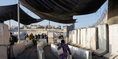 جنود إسرائيليون يطلقون النار على سيدة فلسطينية عند حاجز قلنديا شمال القدس