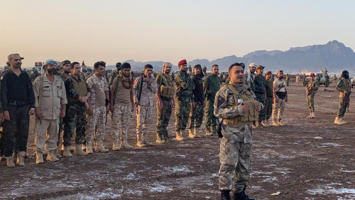 العميد الخيلي يكلف قيادات لوحدات قوات الطوارئ في المناطق الأمنية بعدن.